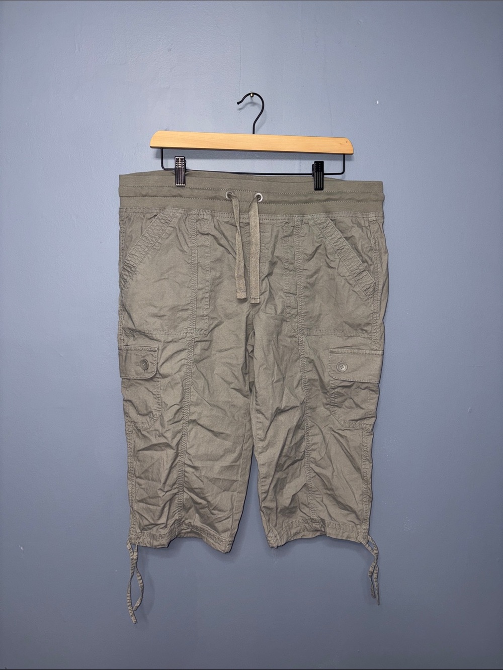 Warehouse One • Gray Capris